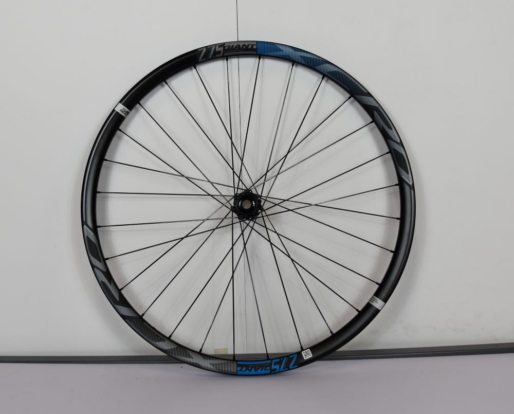 GIANT XCR 0 27.5 -  650B x 28H Vorderrad